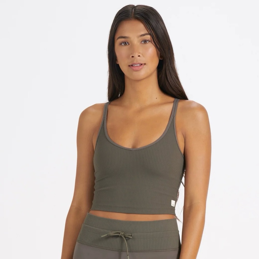 NWT Vuori Rib Crop Tank in Oregano size M
